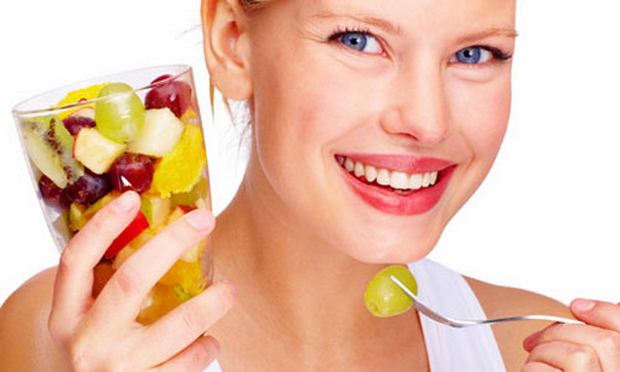 Resultado de imagem para comer frutas
